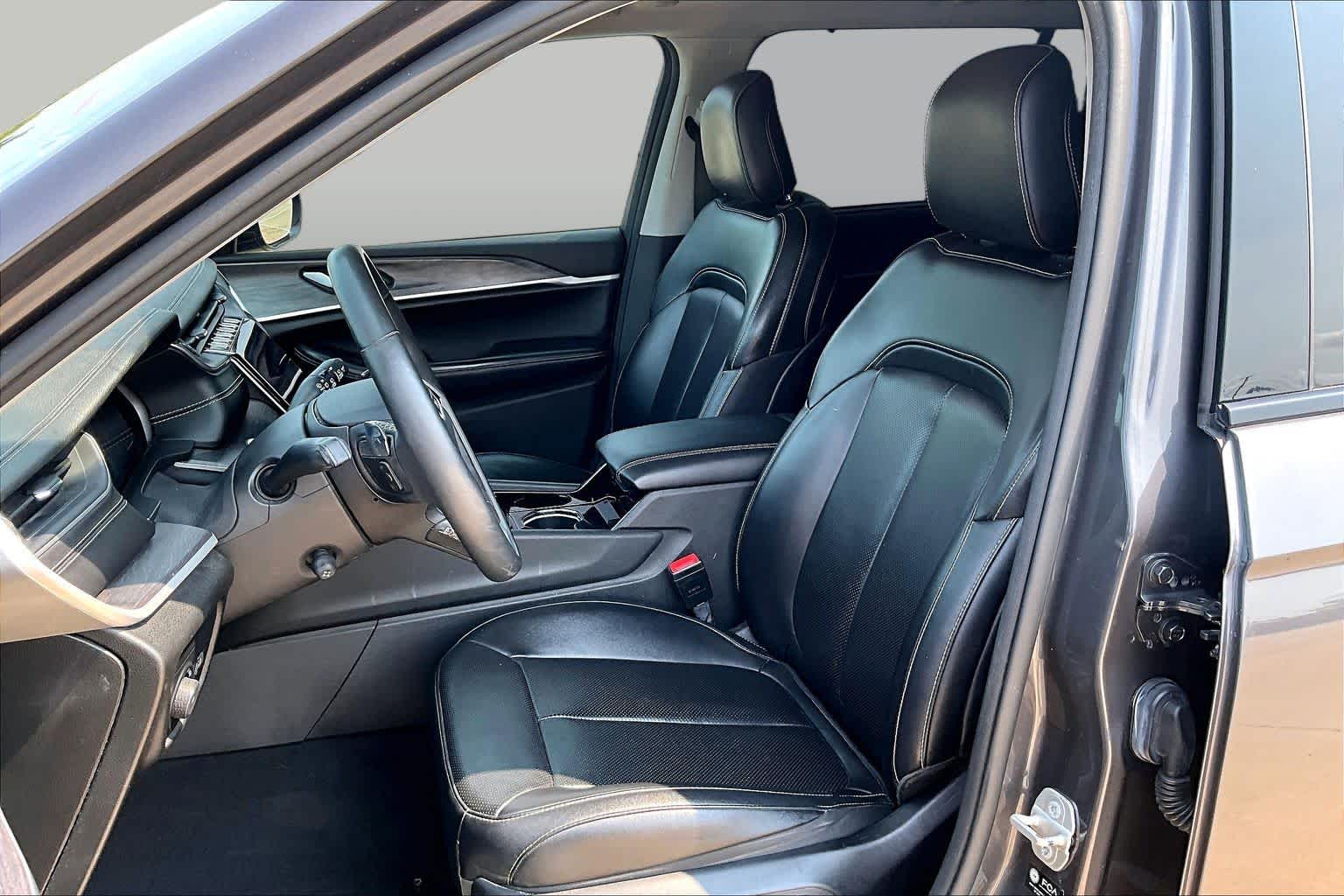 2023 Jeep Grand Cherokee L Limited Baltic Gray Metallic Clearcoat at Mac Haik CDJR North Houston