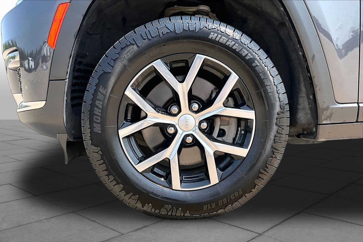 2023 Jeep Grand Cherokee L Limited Baltic Gray Metallic Clearcoat at Mac Haik CDJR North Houston