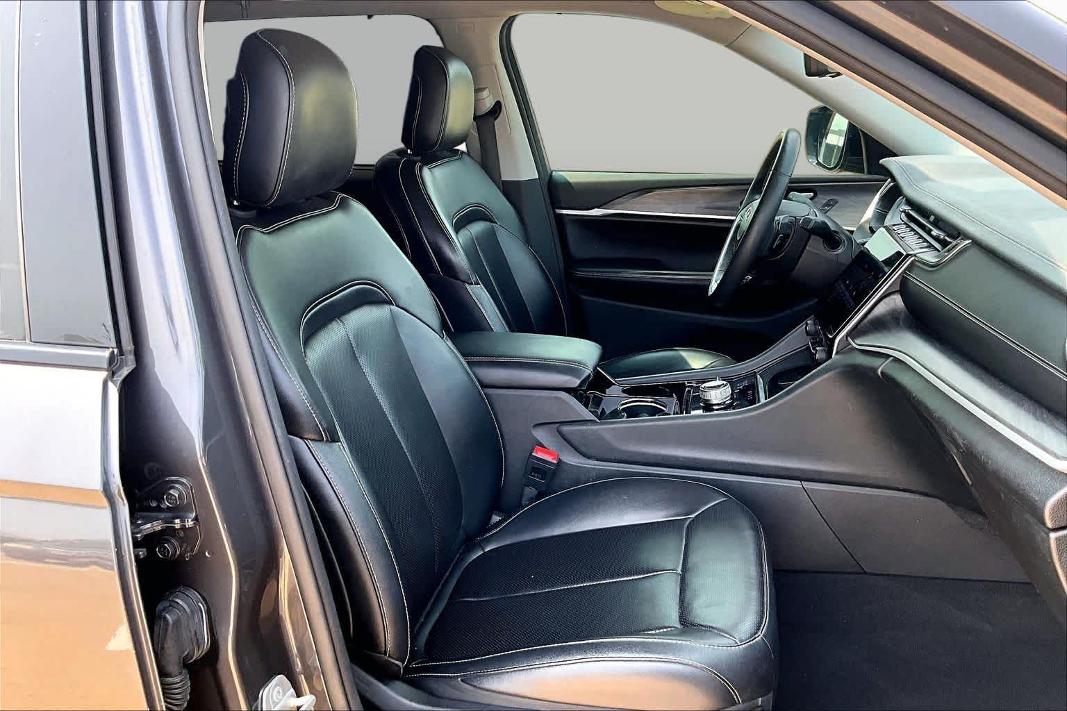 2023 Jeep Grand Cherokee L Limited Baltic Gray Metallic Clearcoat at Mac Haik CDJR North Houston