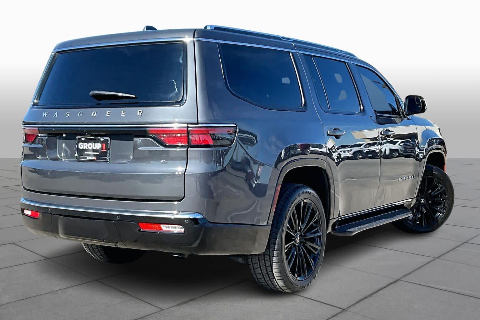 2023 Jeep Wagoneer - 11