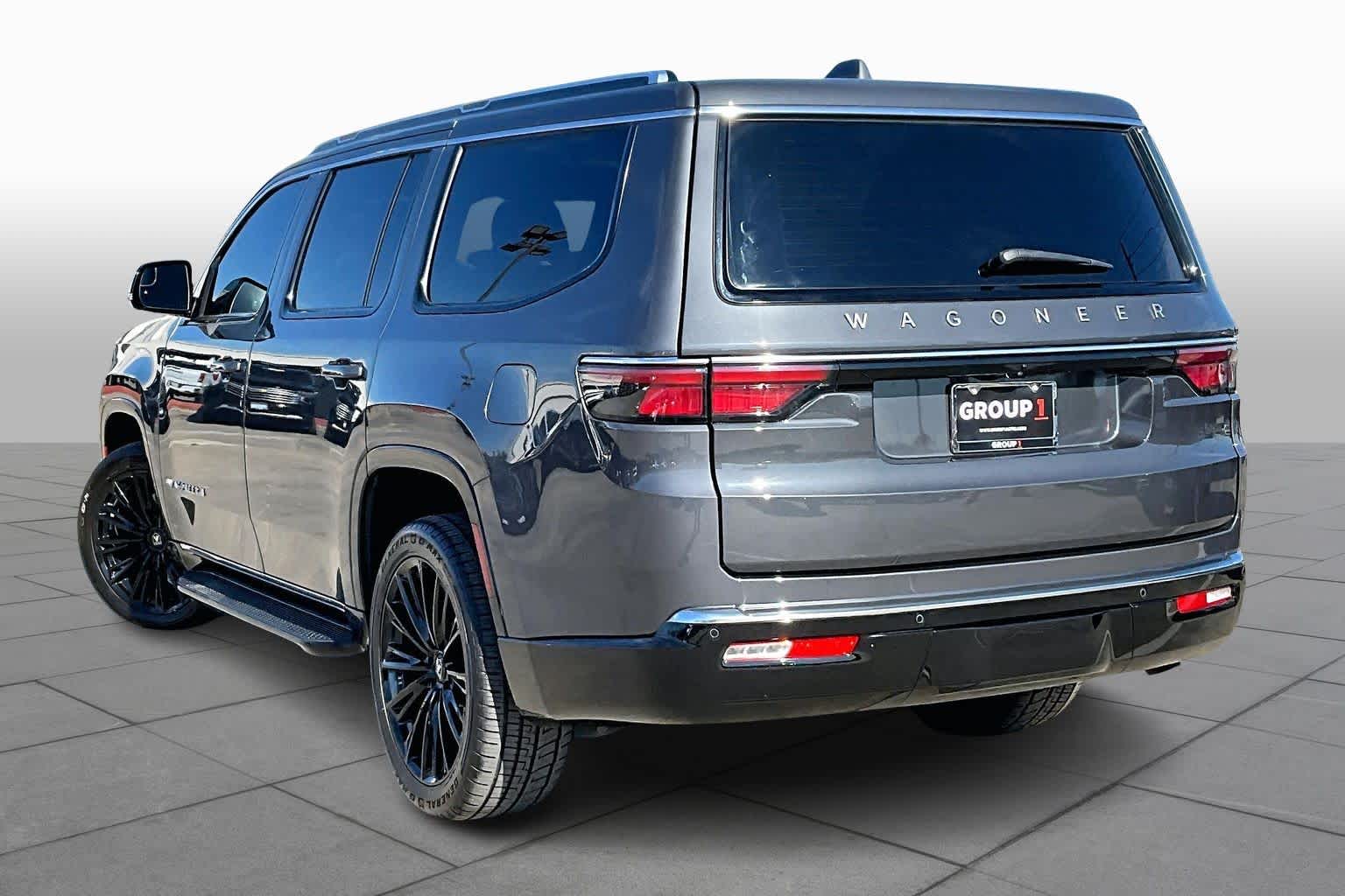 2023 Jeep Wagoneer - 10