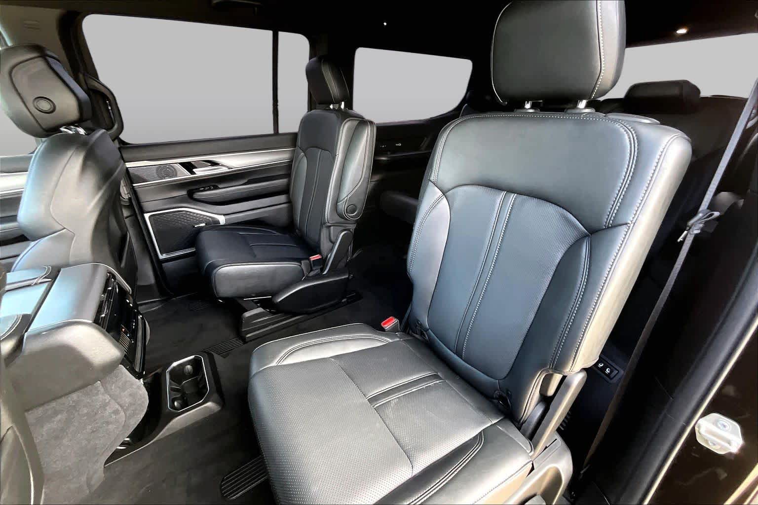 2023 Jeep Wagoneer Series II Carbide Diamond Black Crystal Pearlcoat at HGreg Houston