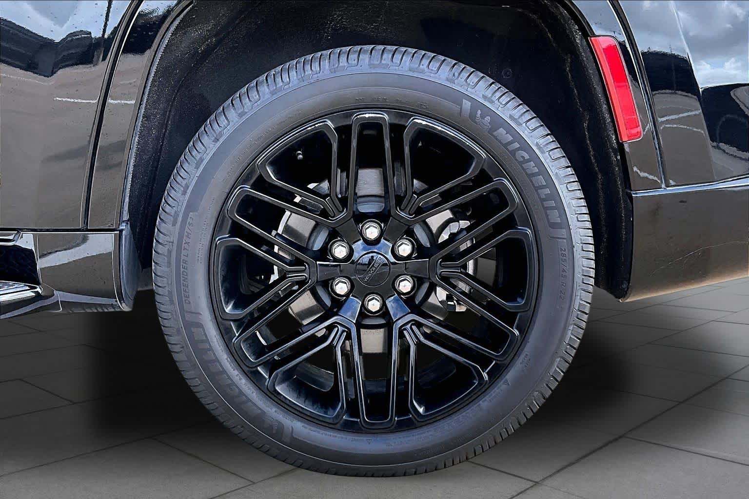 2023 Jeep Wagoneer Series II Carbide Diamond Black Crystal Pearlcoat at HGreg Houston