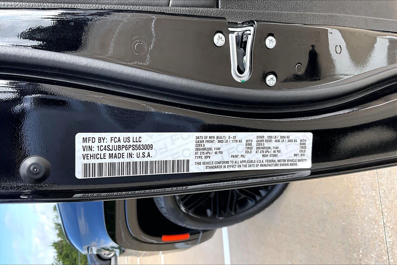 2023 Jeep Wagoneer Series II Carbide Diamond Black Crystal Pearlcoat at HGreg Houston