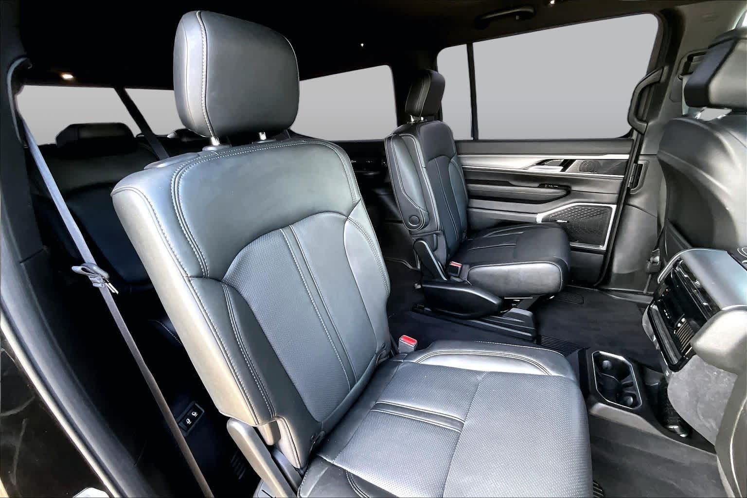 2023 Jeep Wagoneer Series II Carbide Diamond Black Crystal Pearlcoat at HGreg Houston