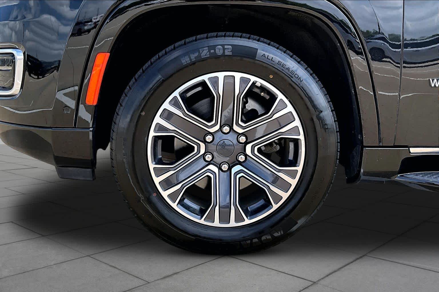 2023 Jeep Wagoneer Series II Diamond Black Crystal Pearlcoat at Group 1 Toyota Southwest