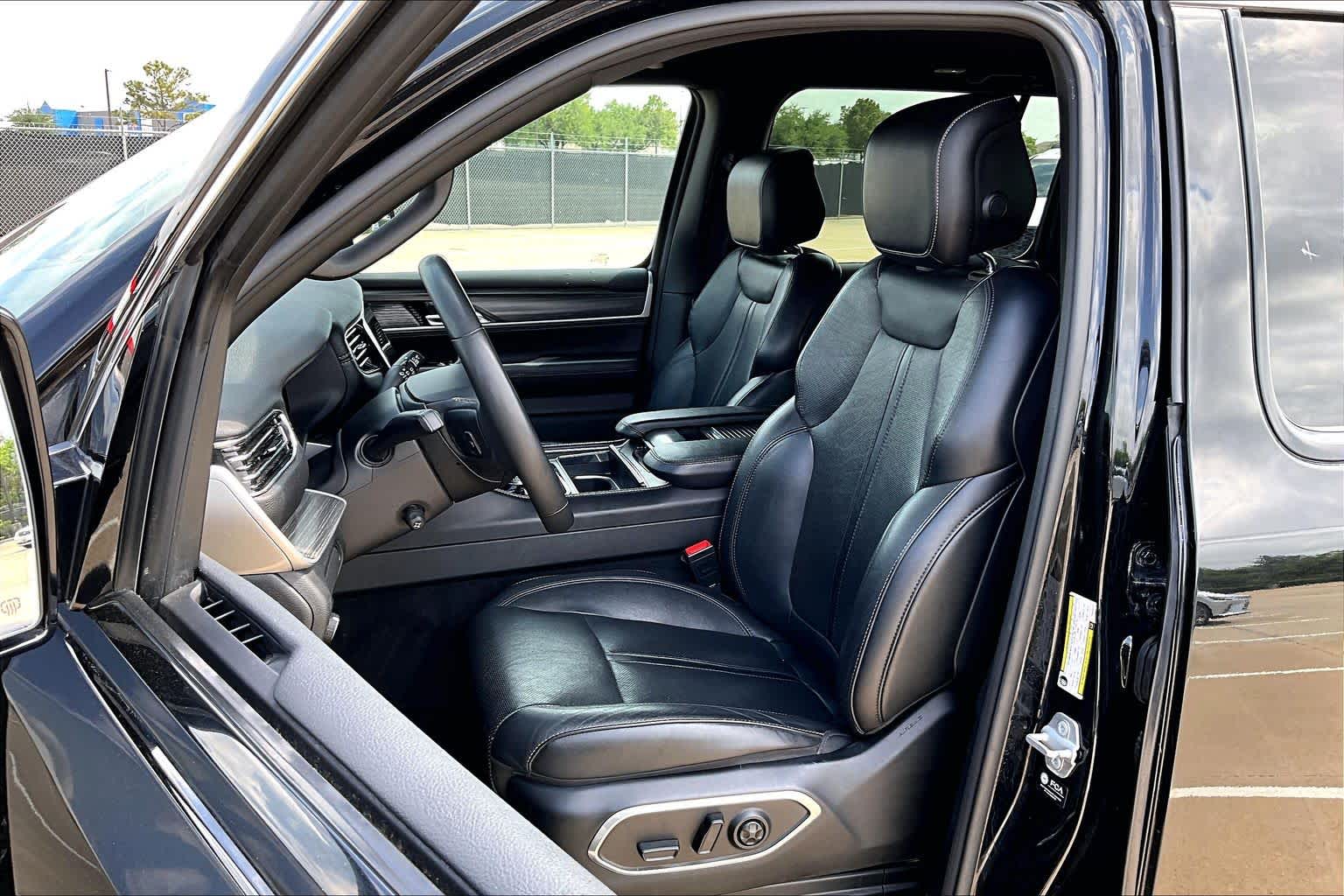 2023 Jeep Wagoneer Series II Diamond Black Crystal Pearlcoat at Group 1 Toyota Southwest
