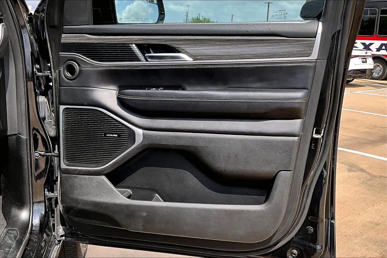 2023 Jeep Wagoneer Series II Diamond Black Crystal Pearlcoat at Group 1 Toyota Southwest