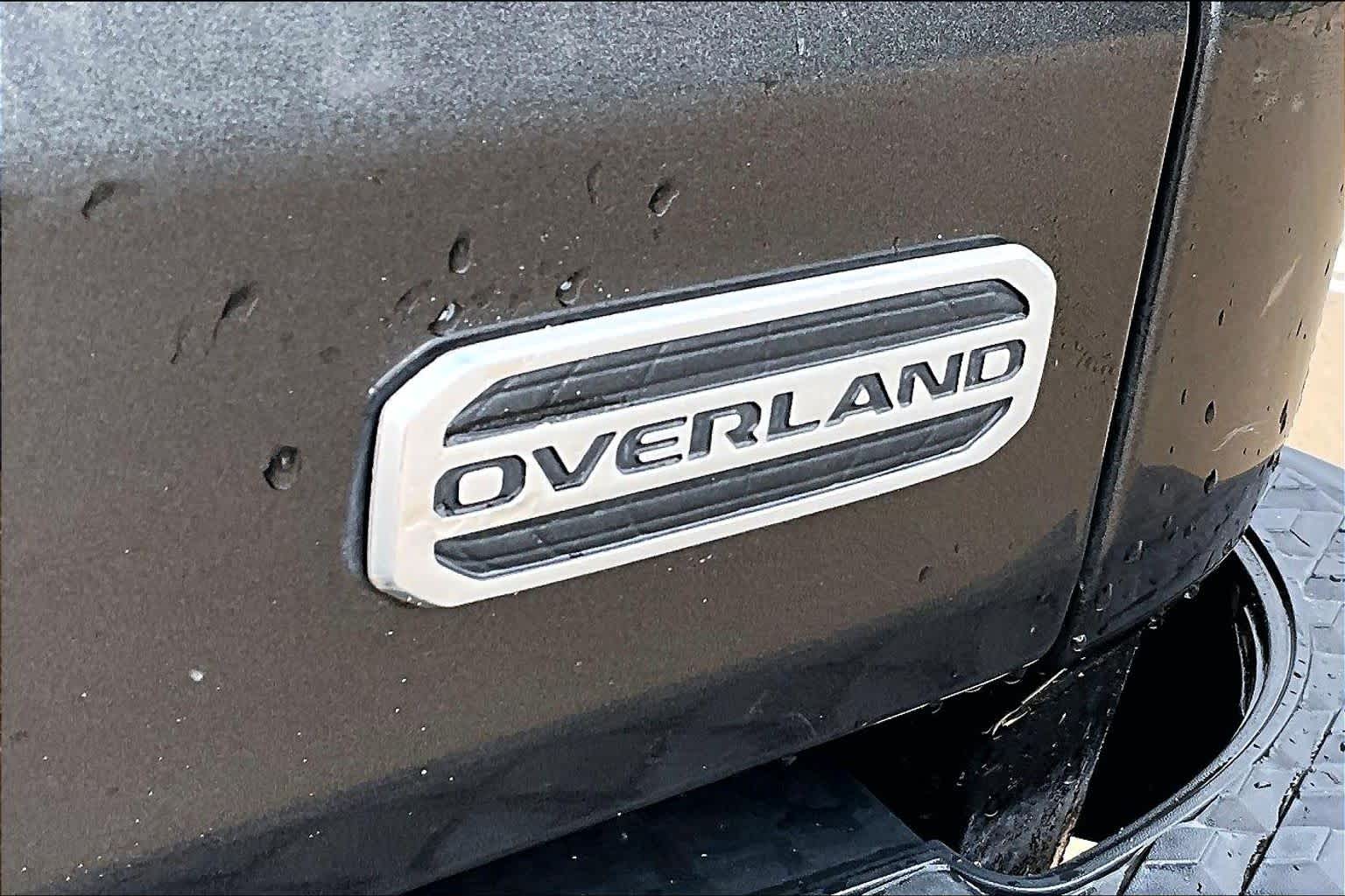 2021 Jeep Gladiator Overland Granite Crystal Metallic Clearcoat at Honda of Clear Lake
