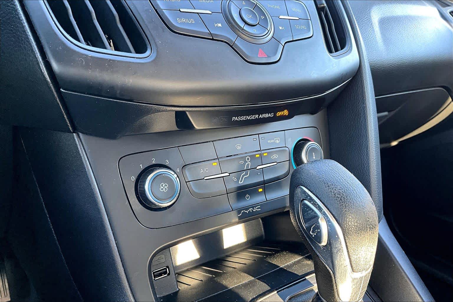 2018 Ford Focus photo 34 of 36