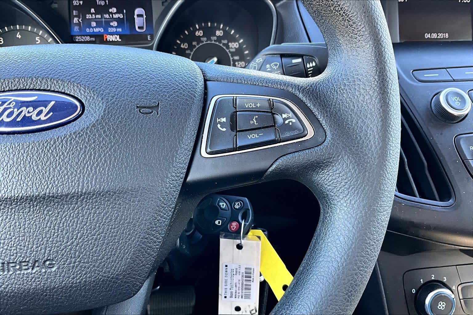 2018 Ford Focus photo 25 of 36