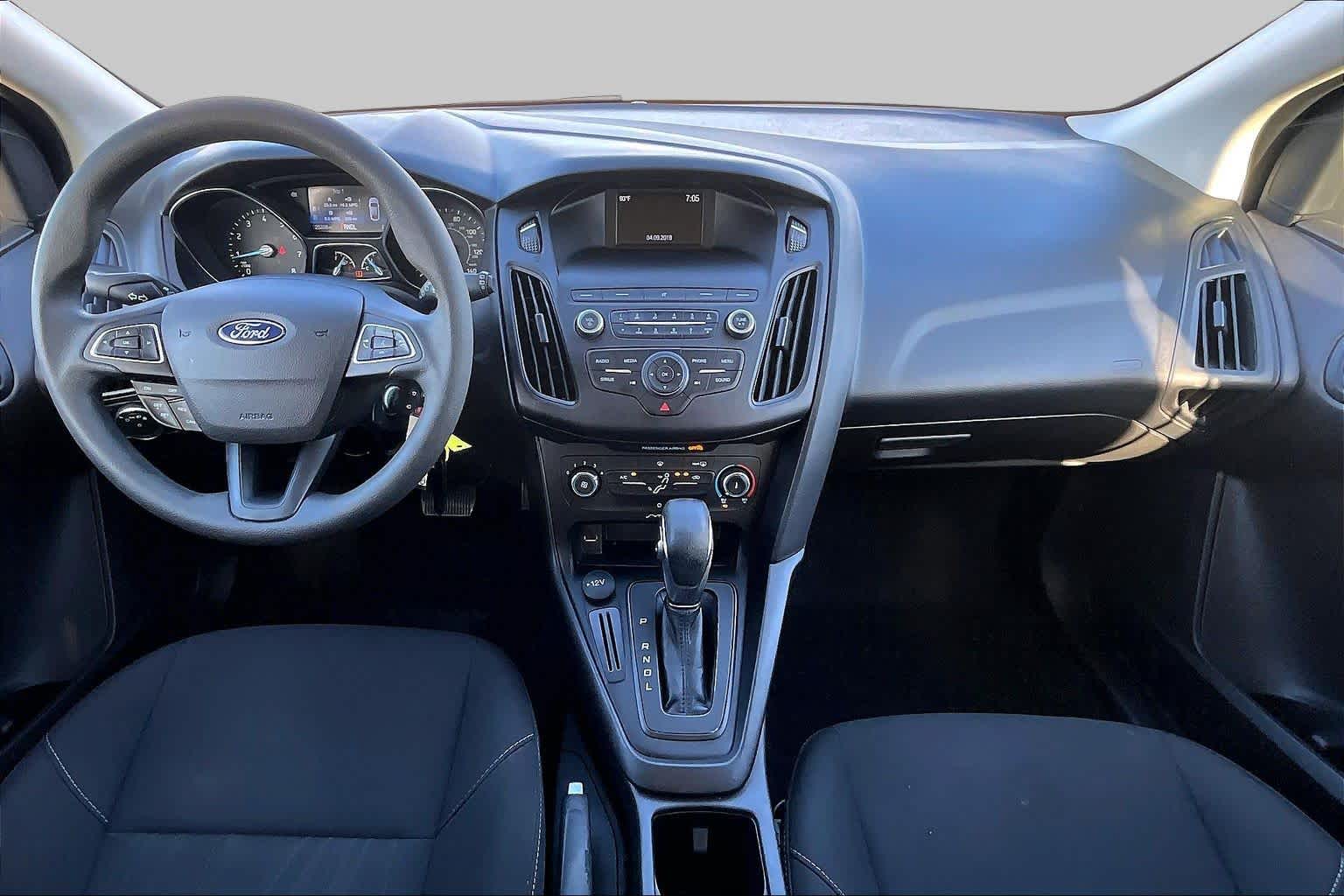 2018 Ford Focus photo 16 of 36