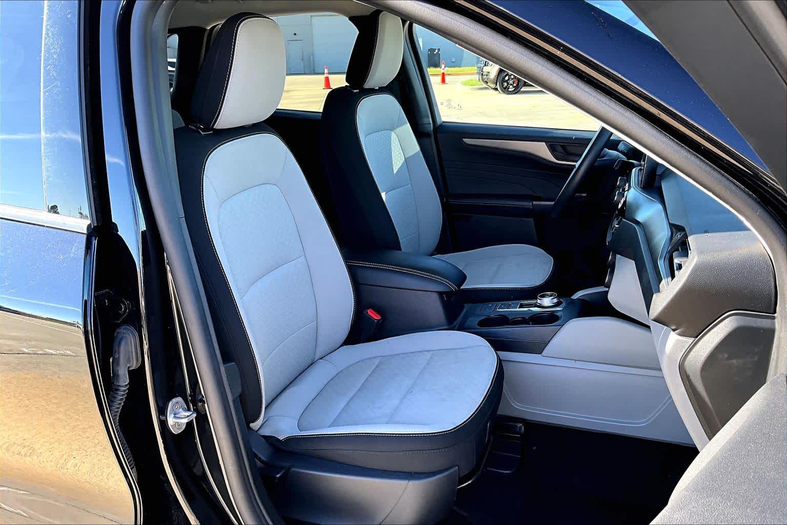 2025 Ford Escape Active - 8