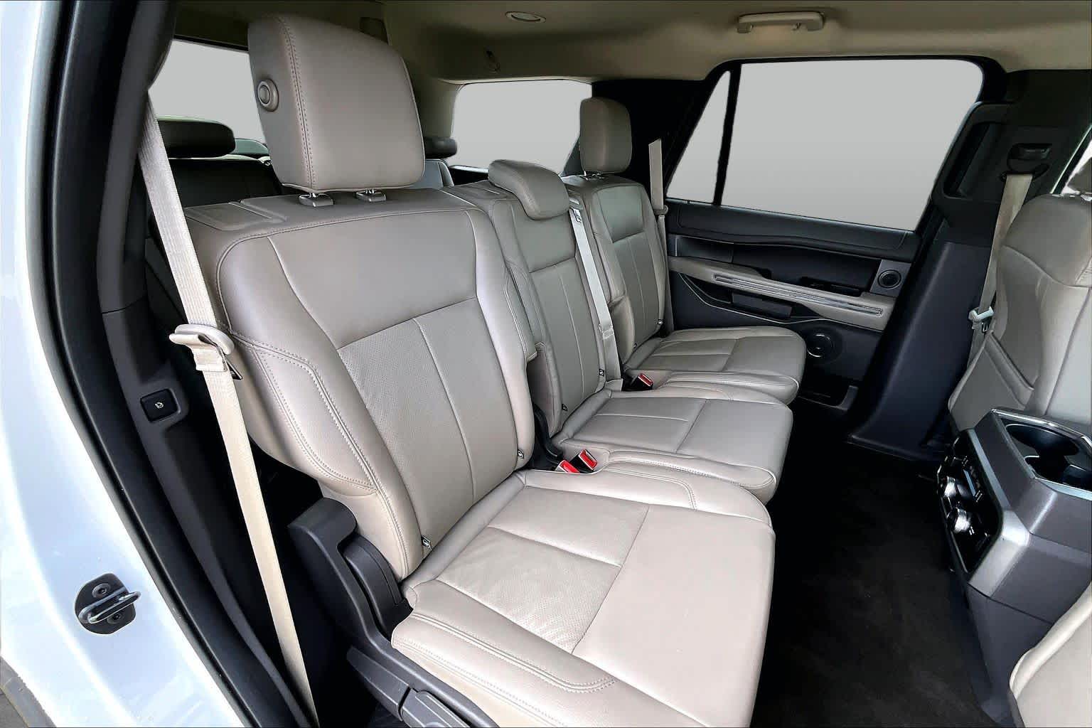 2019 Ford Expedition photo 20 of 37