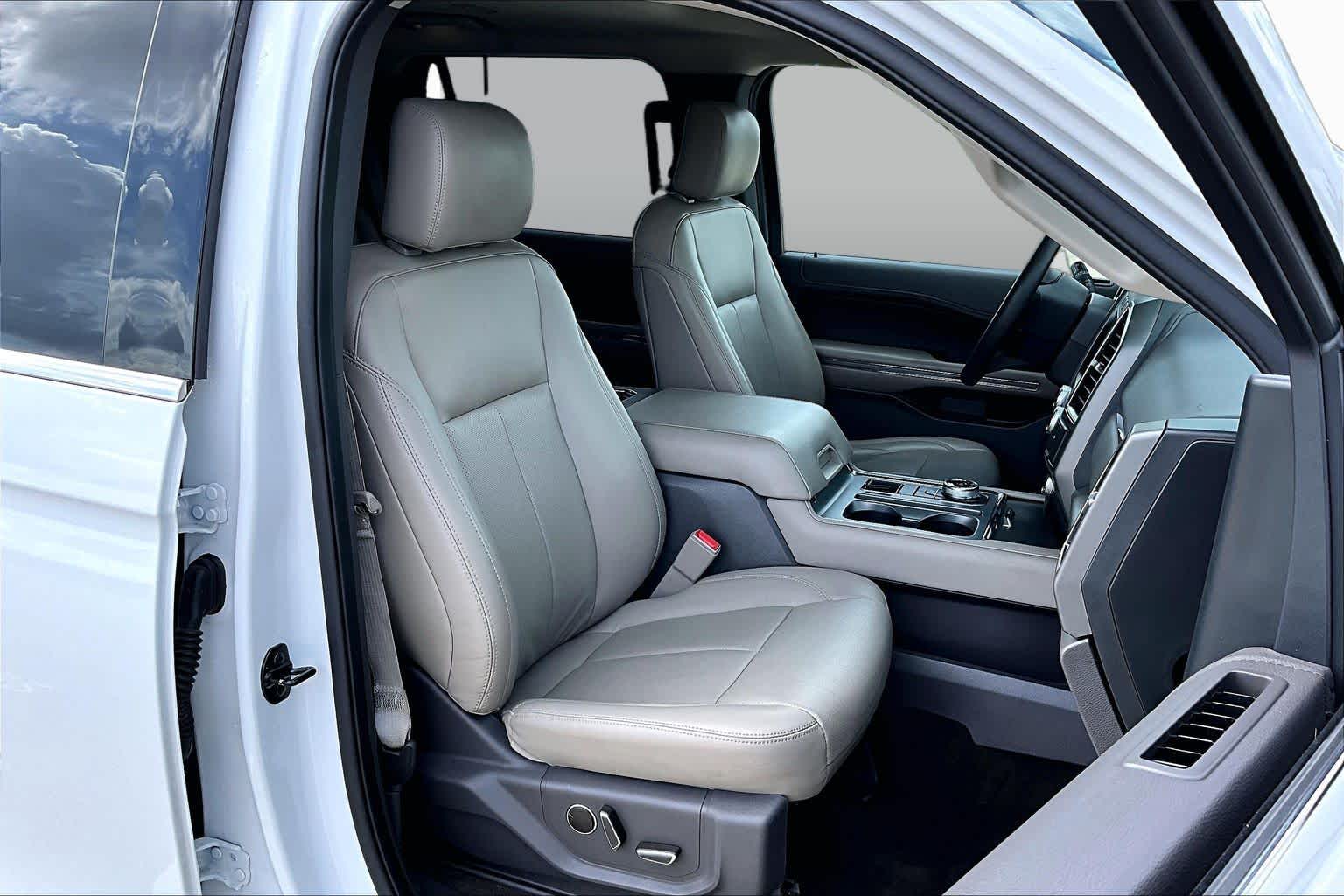 2019 Ford Expedition photo 9 of 37