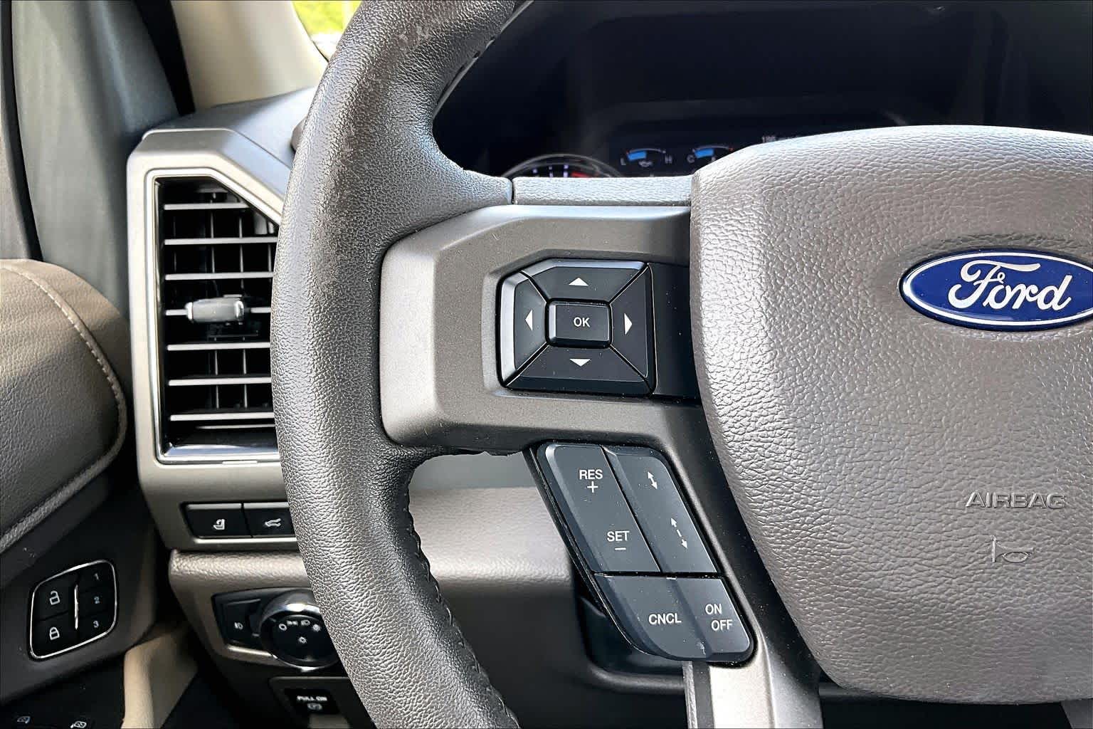 2019 Ford Expedition photo 24 of 37