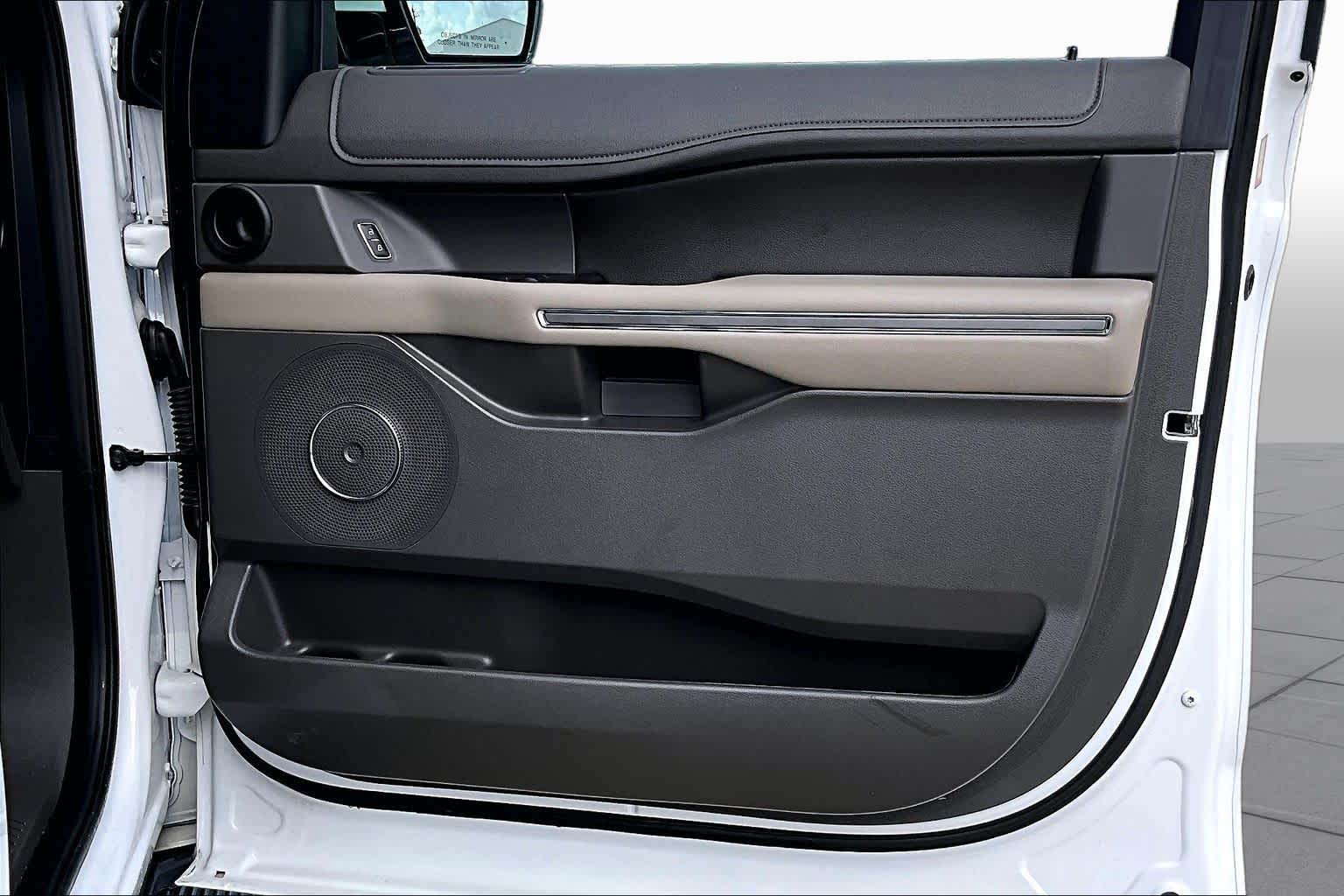 2019 Ford Expedition photo 23 of 37