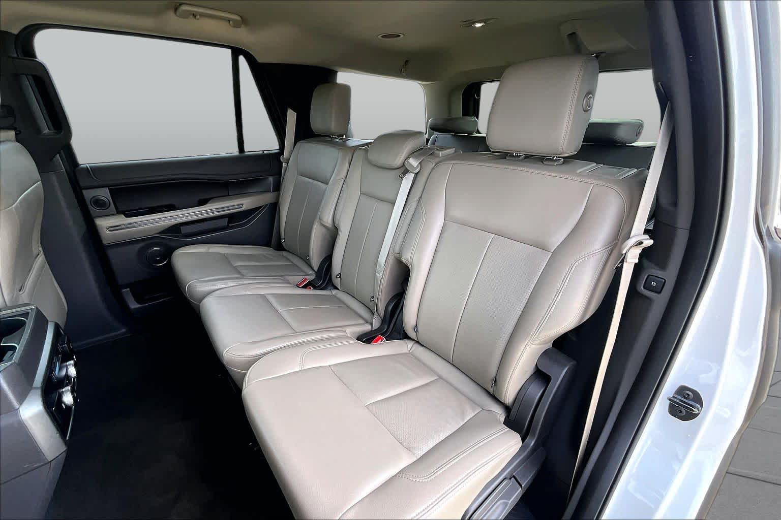 2019 Ford Expedition photo 21 of 37