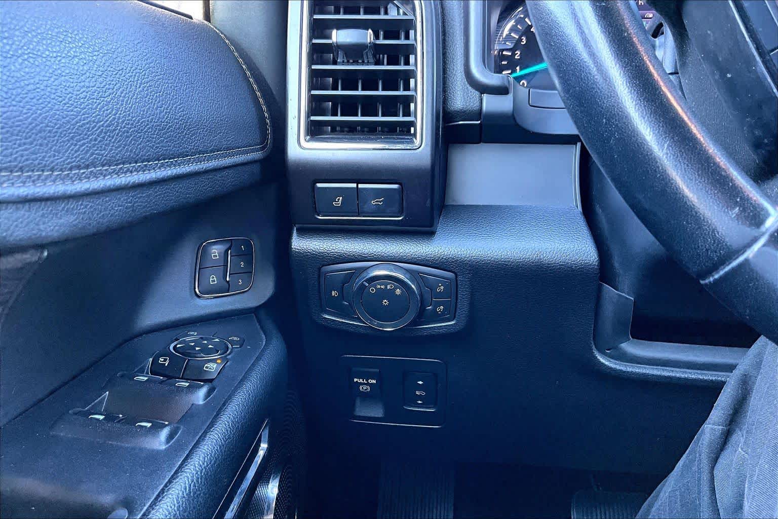 2021 Ford Expedition photo 36 of 37