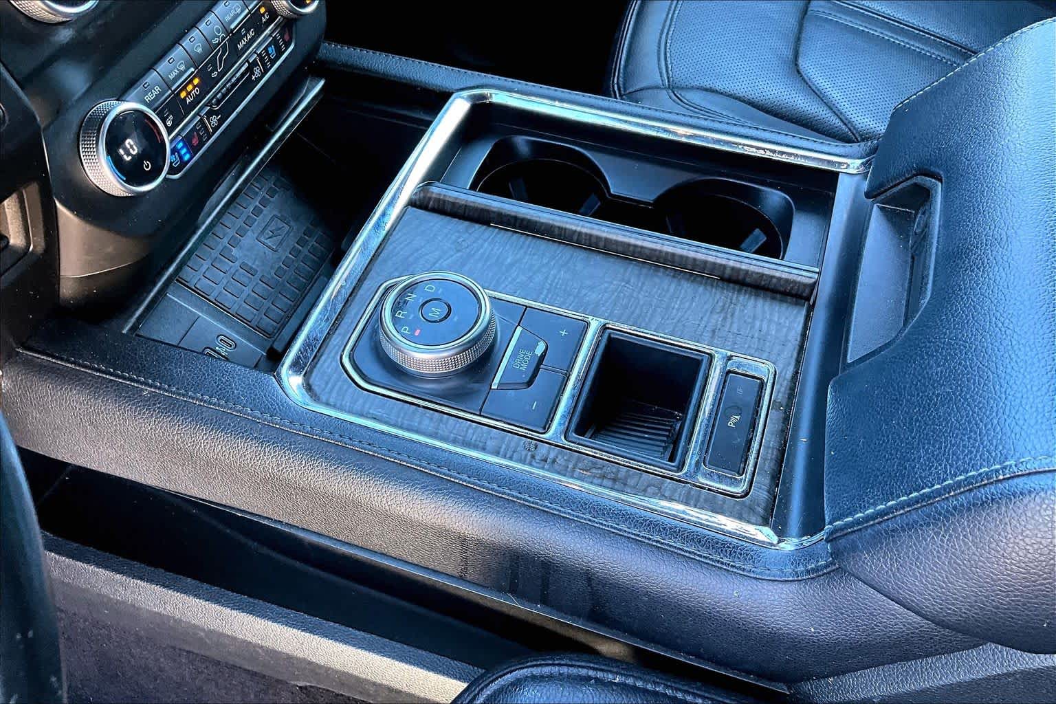 2021 Ford Expedition photo 17 of 37