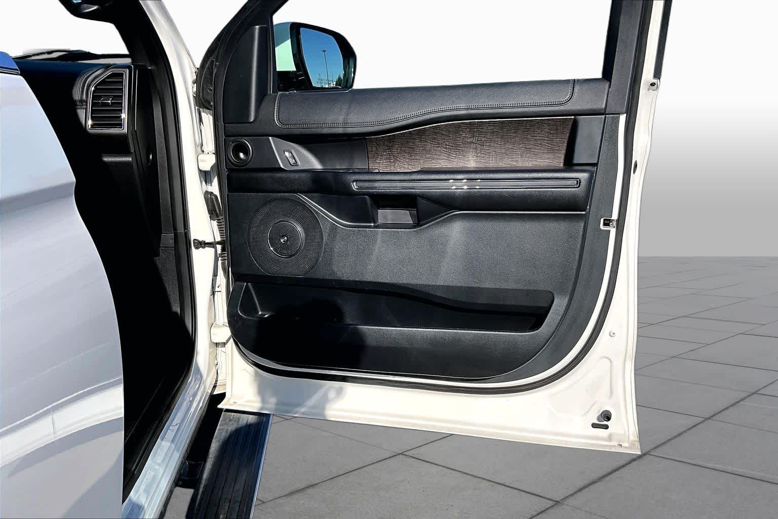 2021 Ford Expedition photo 23 of 37