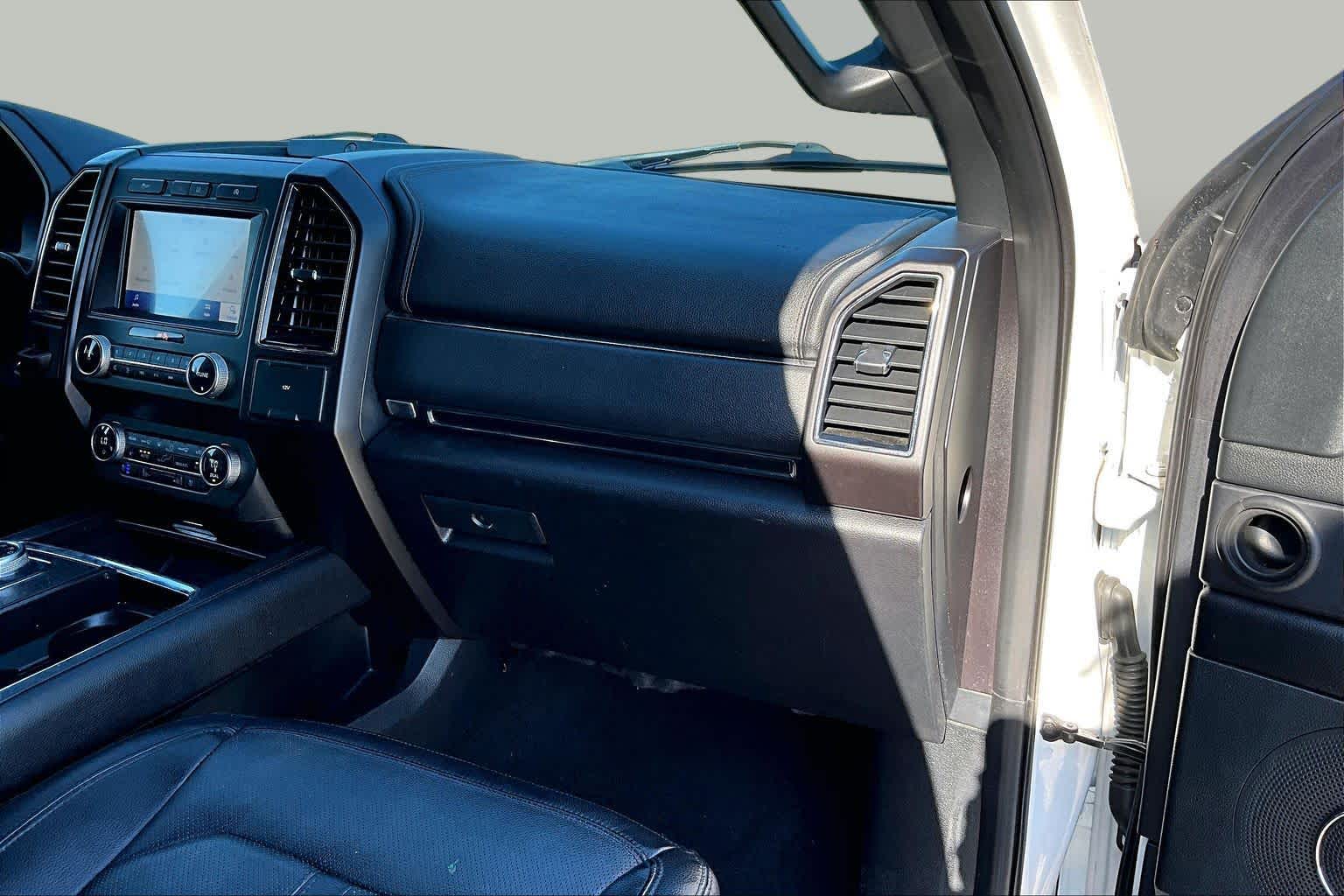 2021 Ford Expedition photo 19 of 37