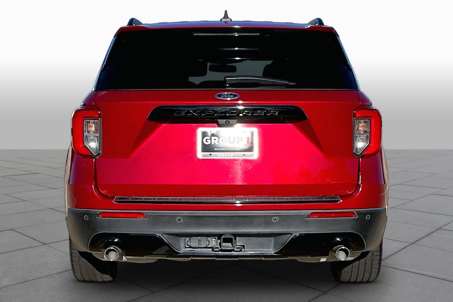 2023 Ford Explorer photo 5 of 37