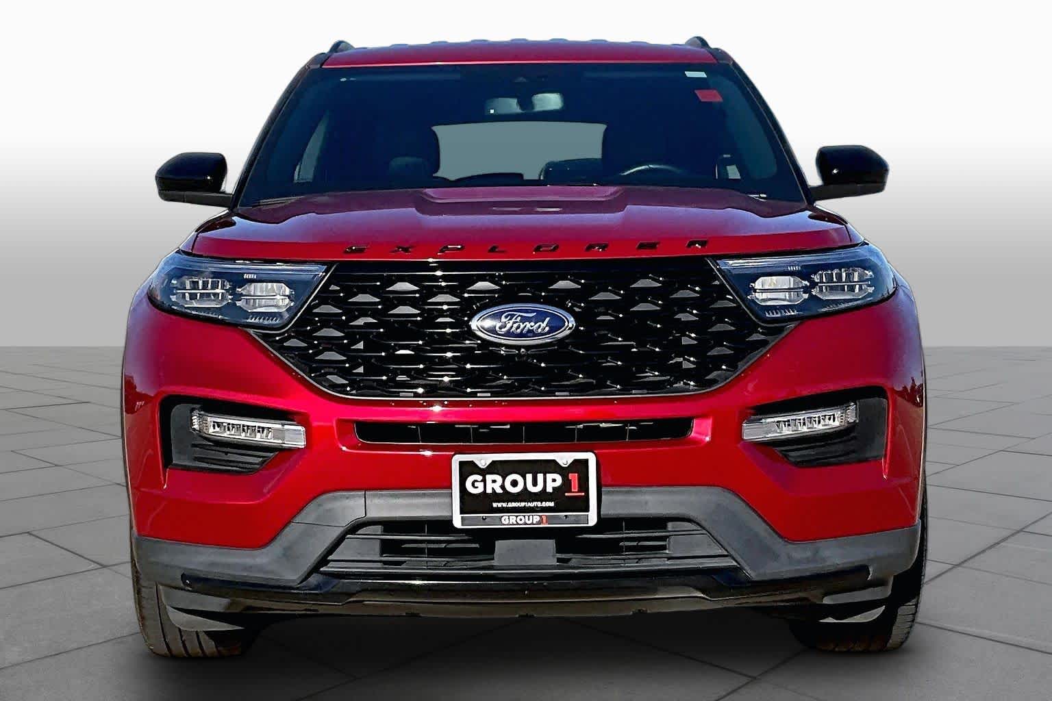 2023 Ford Explorer photo 4 of 37