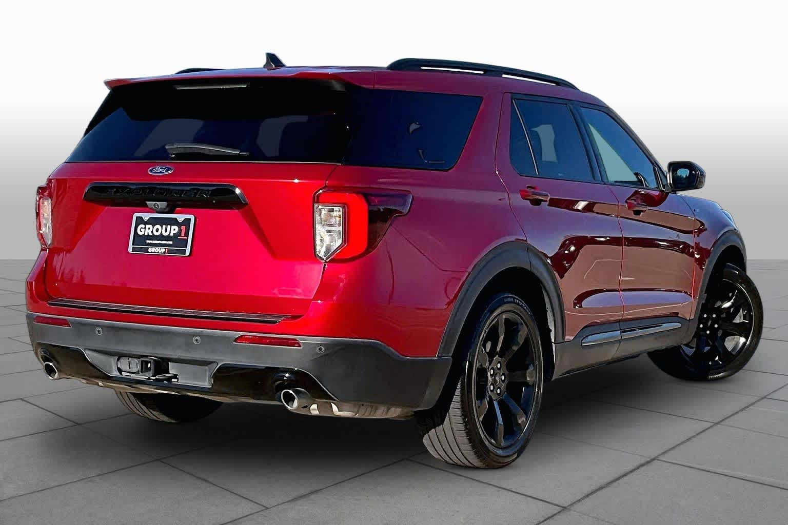 2023 Ford Explorer photo 13 of 37