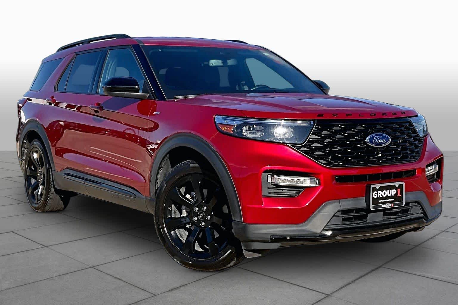 2023 Ford Explorer photo 3 of 37
