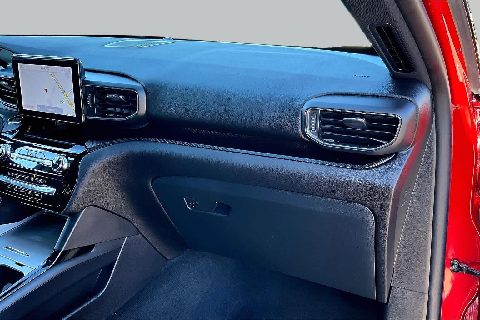 2023 Ford Explorer photo 19 of 37