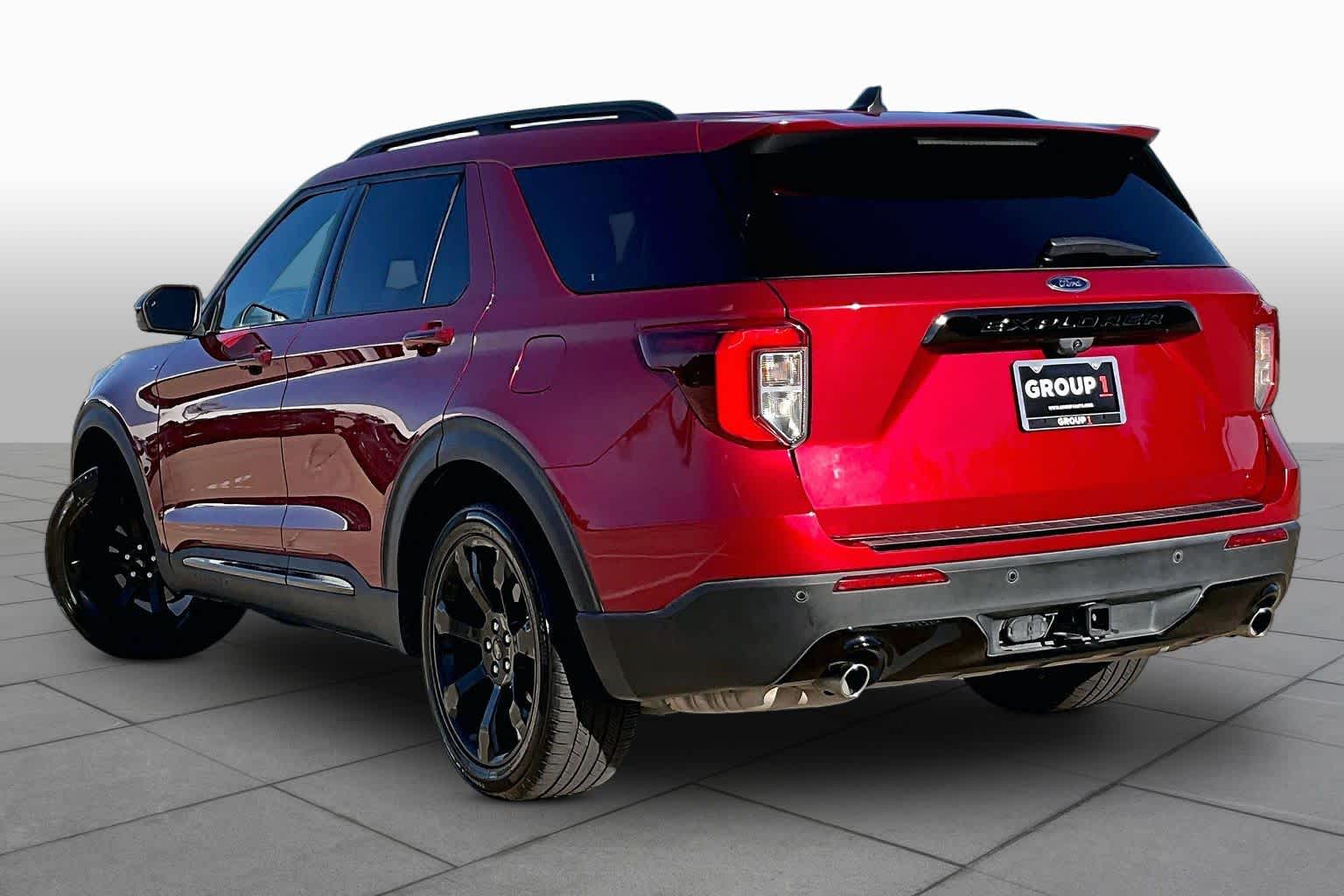 2023 Ford Explorer photo 12 of 37