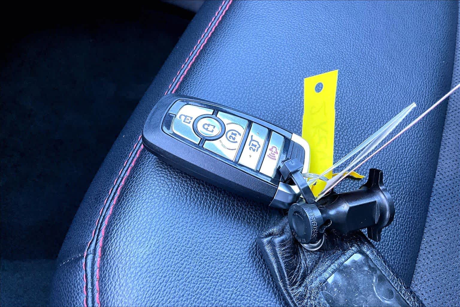 2023 Ford Explorer photo 15 of 37