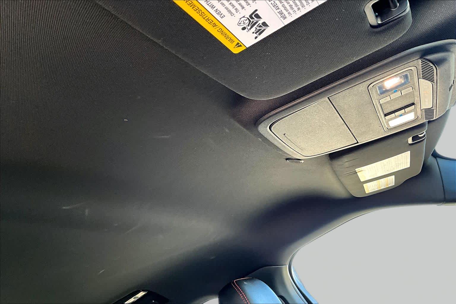 2023 Ford Explorer photo 14 of 37