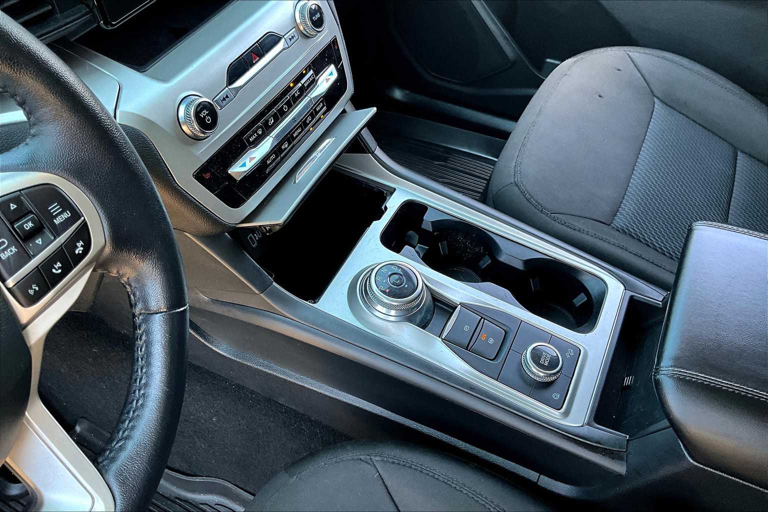 2022 Ford Explorer XLT Iconic Silver Metallic at Friendly Ford Crosby