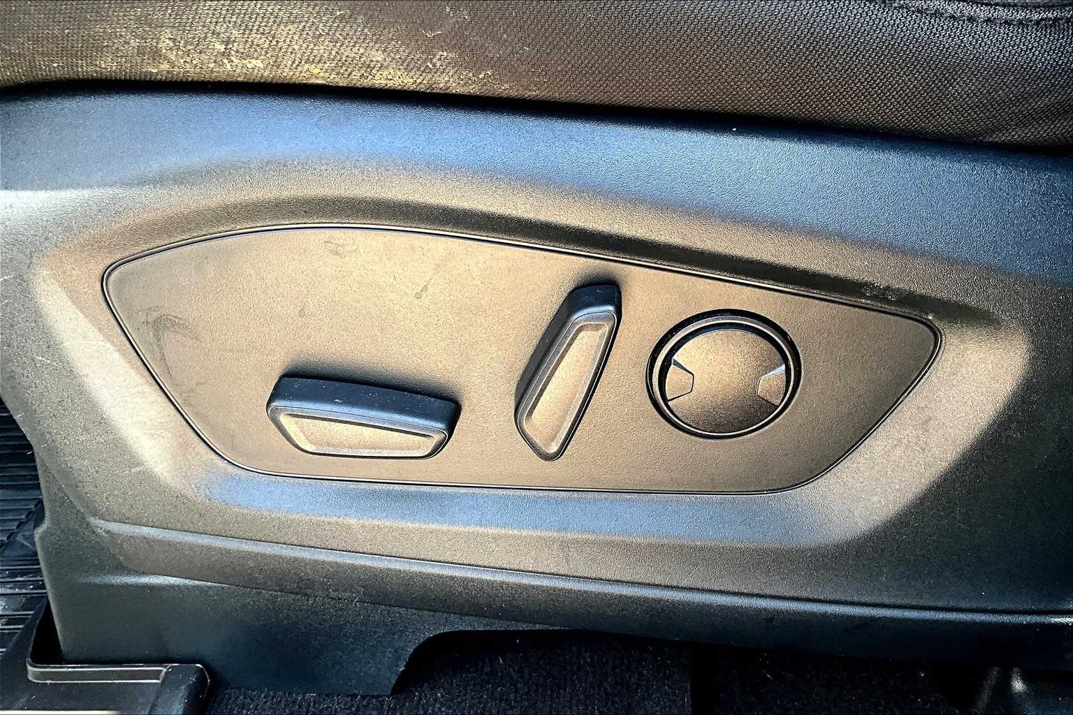 2022 Ford Explorer XLT Iconic Silver Metallic at Friendly Ford Crosby