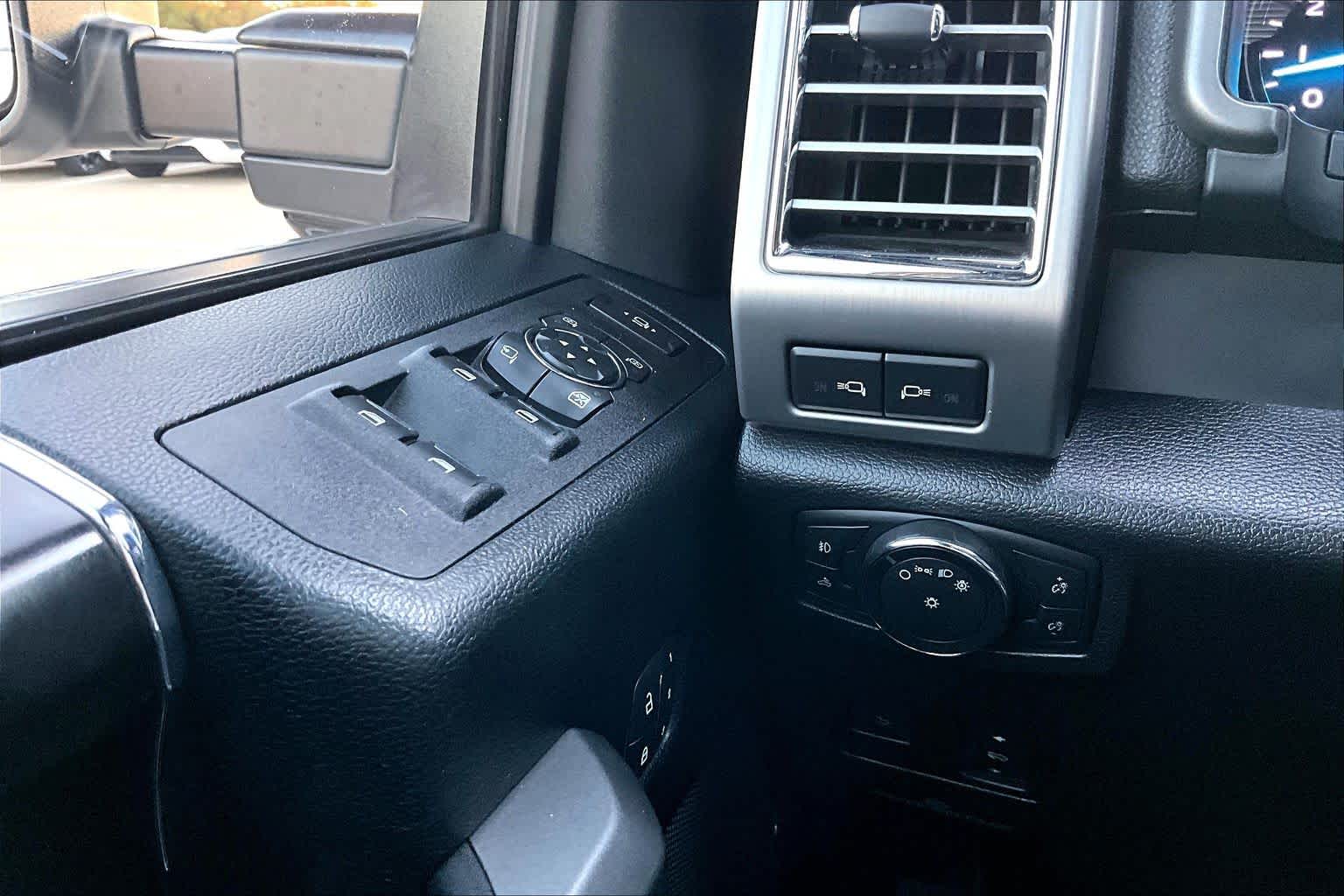 2018 Ford Super Duty F-250 SRW Platinum White Platinum Metallic Tri-Coat at HGreg Houston