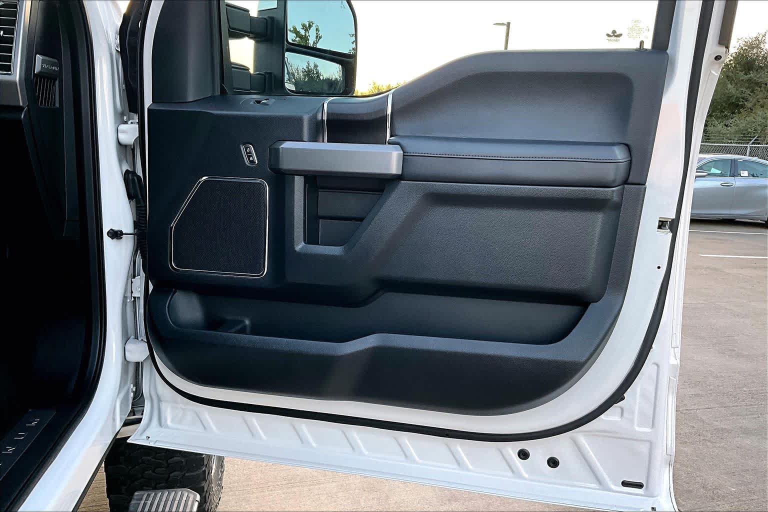2018 Ford Super Duty F-250 SRW Platinum White Platinum Metallic Tri-Coat at HGreg Houston