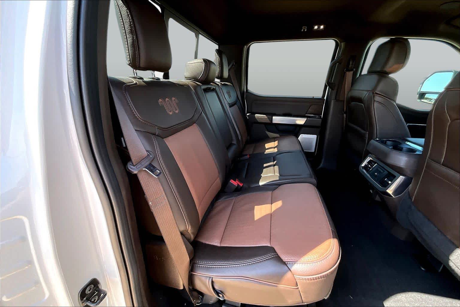 2025 Ford Super Duty F-250 Pickup photo 20 of 37