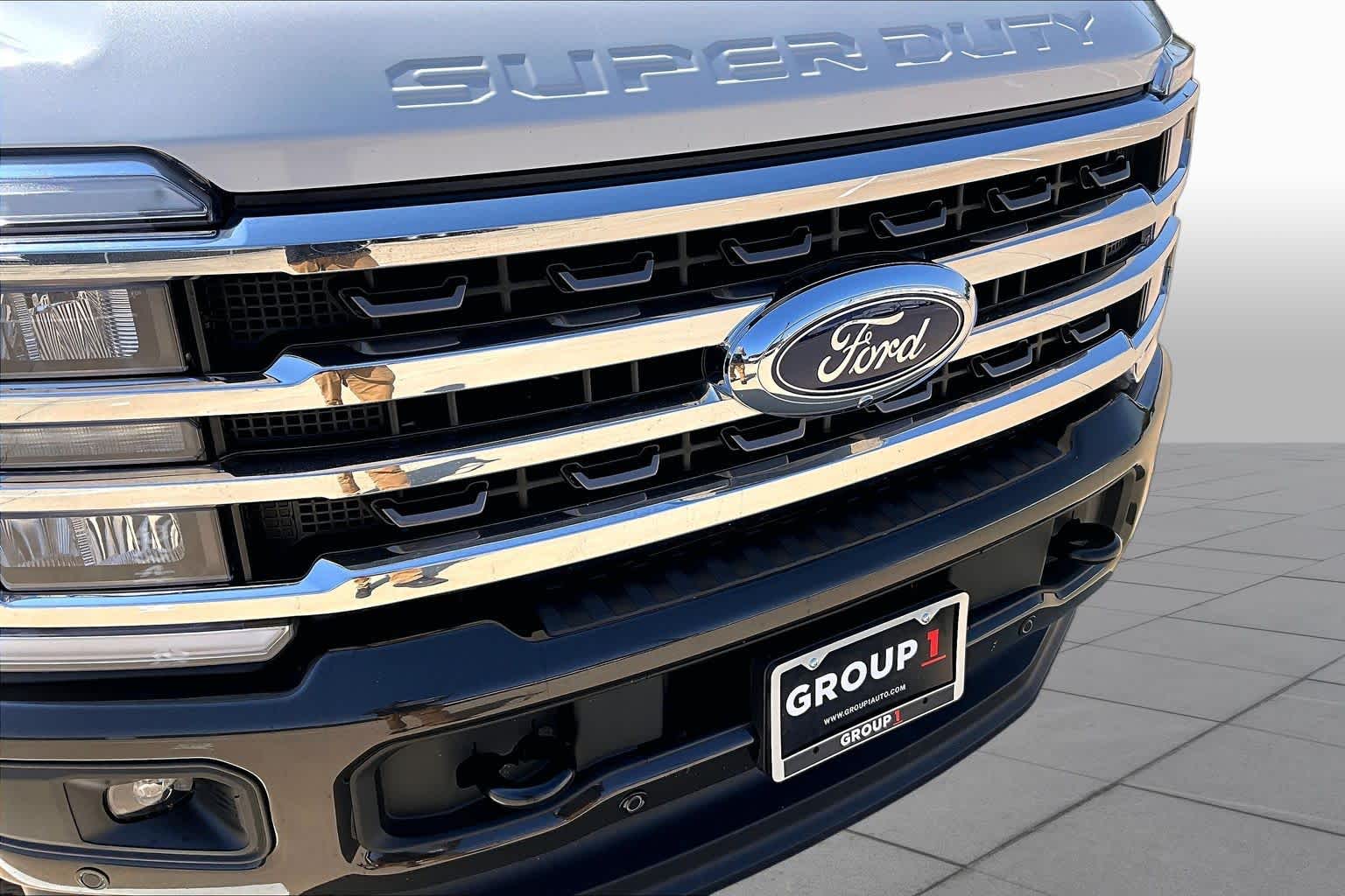 2025 Ford Super Duty F-250 Pickup photo 30 of 37