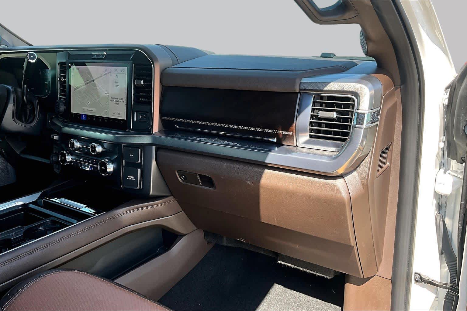 2025 Ford Super Duty F-250 Pickup photo 19 of 37