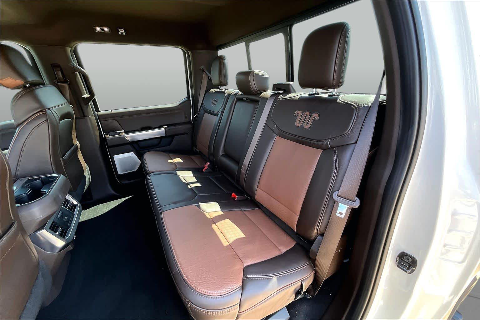 2025 Ford Super Duty F-250 Pickup photo 21 of 37