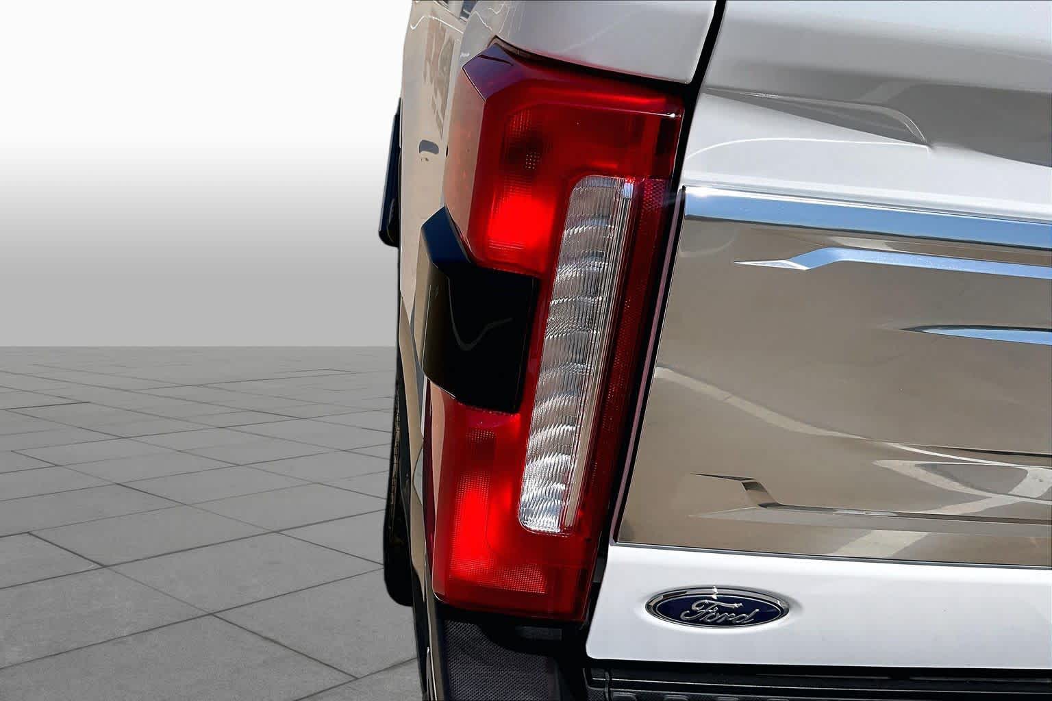 2025 Ford Super Duty F-250 Pickup photo 29 of 37