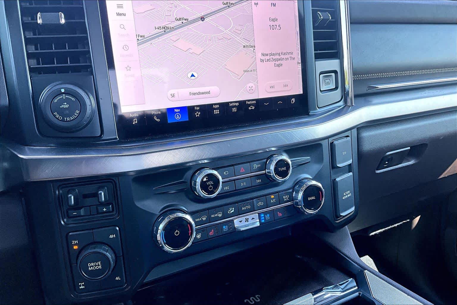 2025 Ford Super Duty F-250 Pickup photo 35 of 37