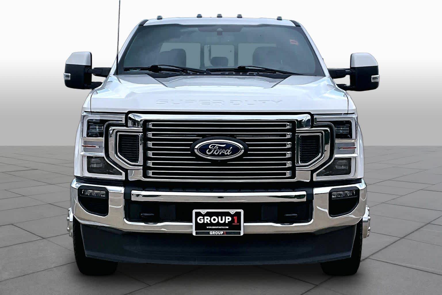 2022 Ford Super Duty F-350 DRW Pickup LARIAT - 3