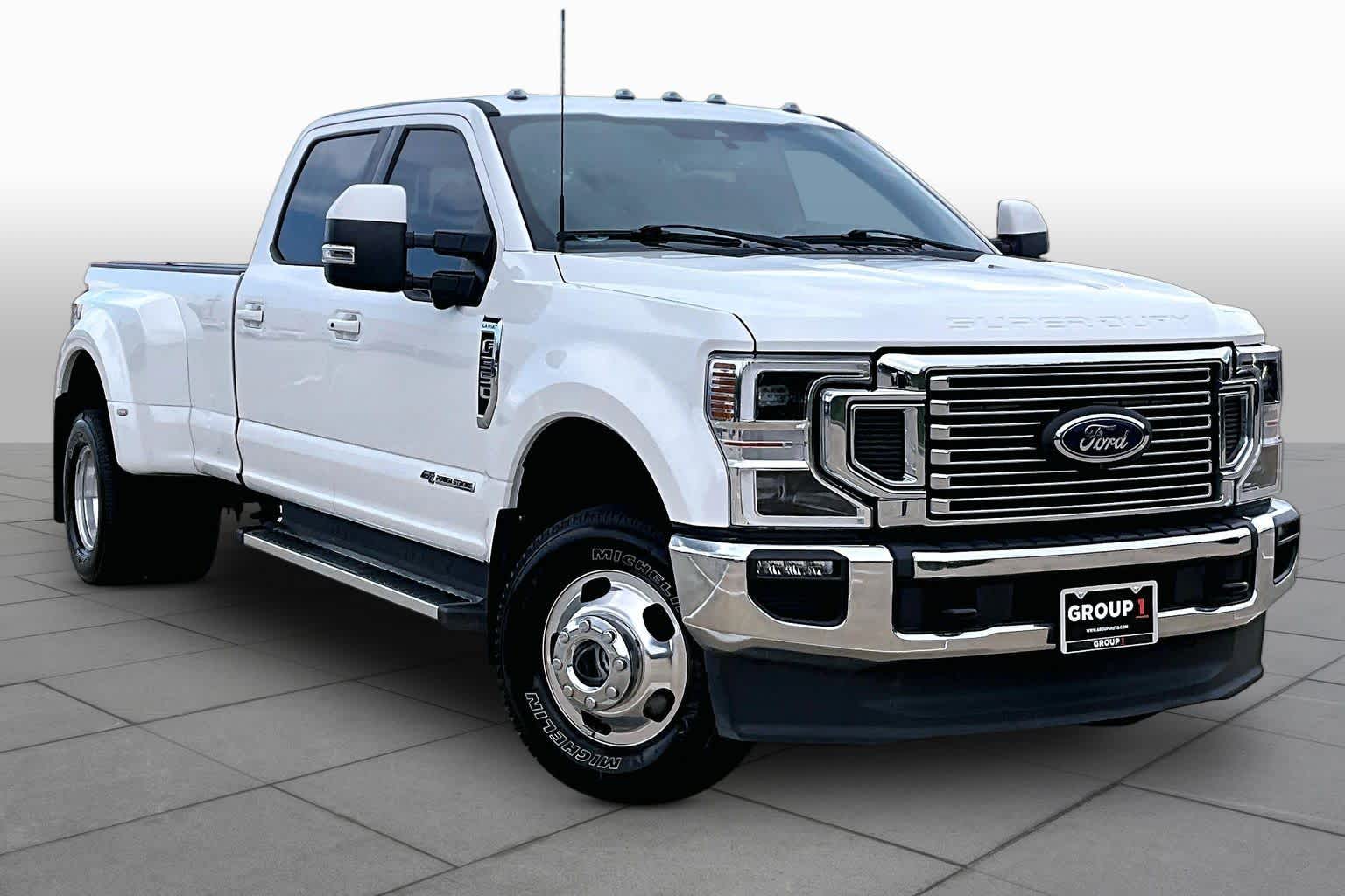 2022 Ford Super Duty F-350 DRW Pickup LARIAT - 2