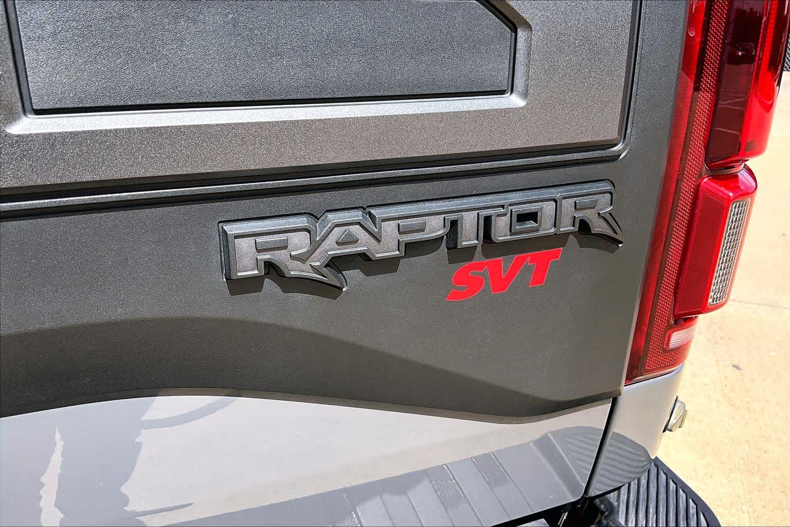 2020 Ford F-150 Raptor - 9