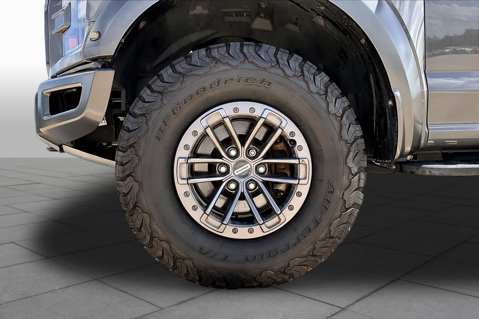 2020 Ford F-150 Raptor - 10