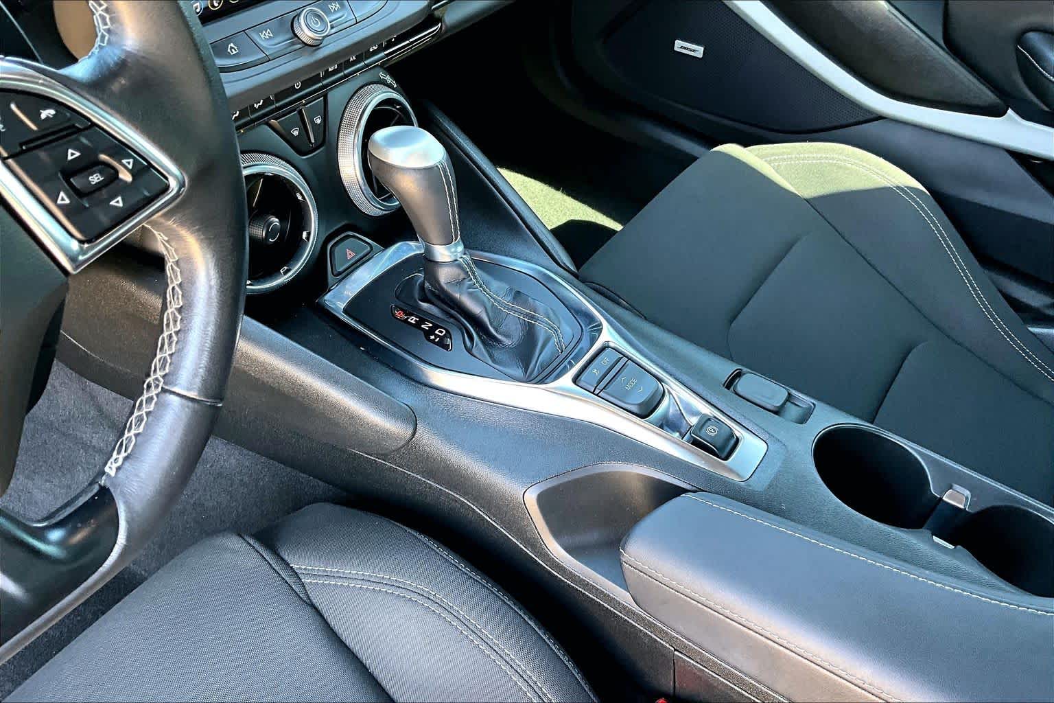 2023 Chevrolet Camaro photo 17 of 37