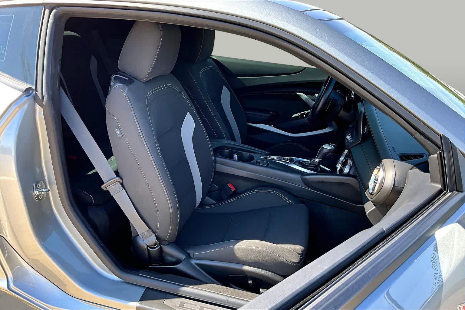 2023 Chevrolet Camaro photo 9 of 37